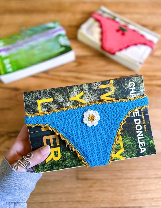 Crochet Bikini Book Marker Pattern, Crochet Swimsuit Bookmark, Beach Book Lover Gift, Summer Crochet PDF, Digital Download